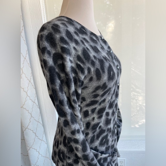 100% Cashmere Apt 9 Leopard Print Cardigan Sweater, Size M - Picture 5 of 9